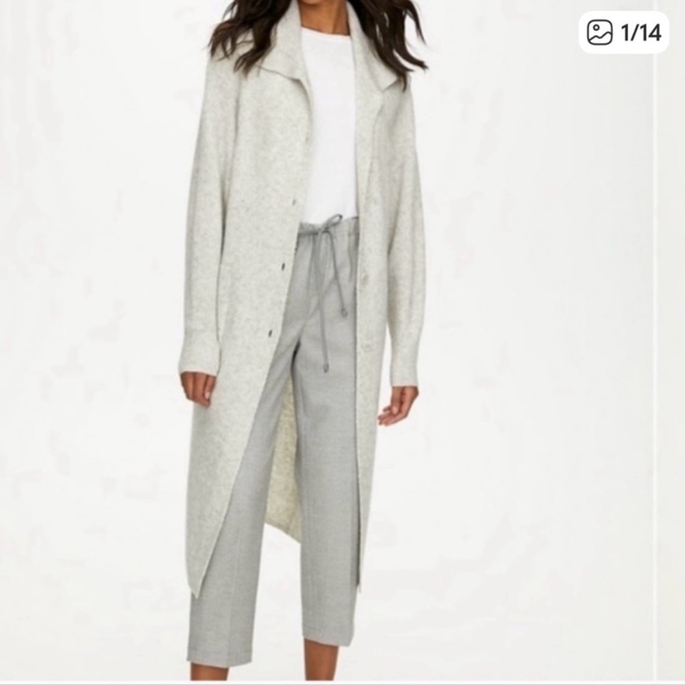 Babaton Aritzia Nour Button Sweater
Wool Yak Long Grey